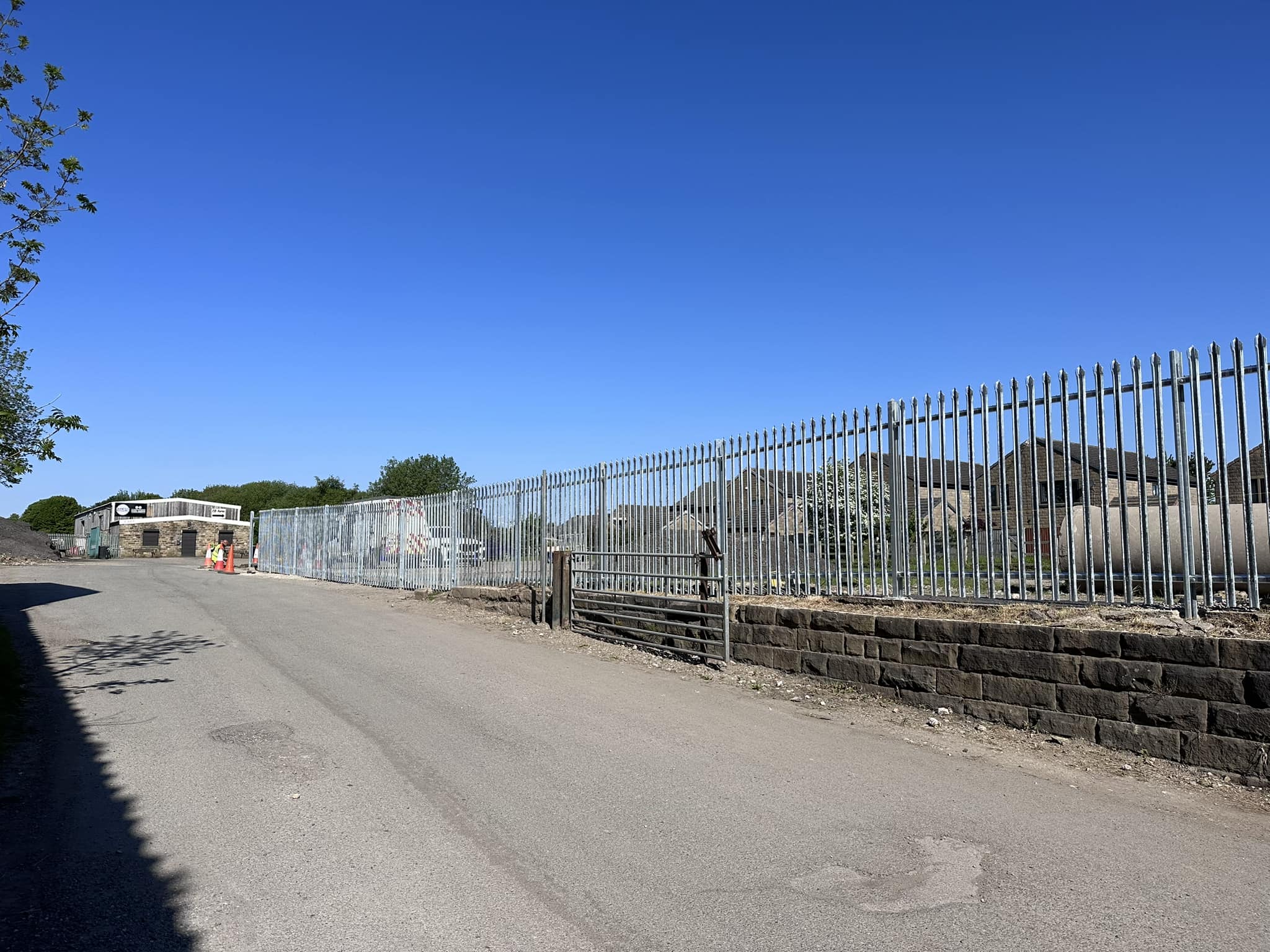 An image of a permanent security fence up at the coal drops, penistone site
